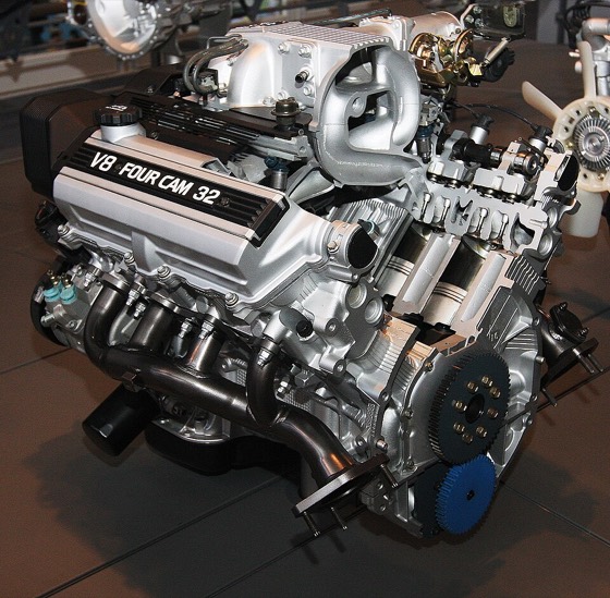 1989 Toyota 1UZ-FE Type engine rear.jpg